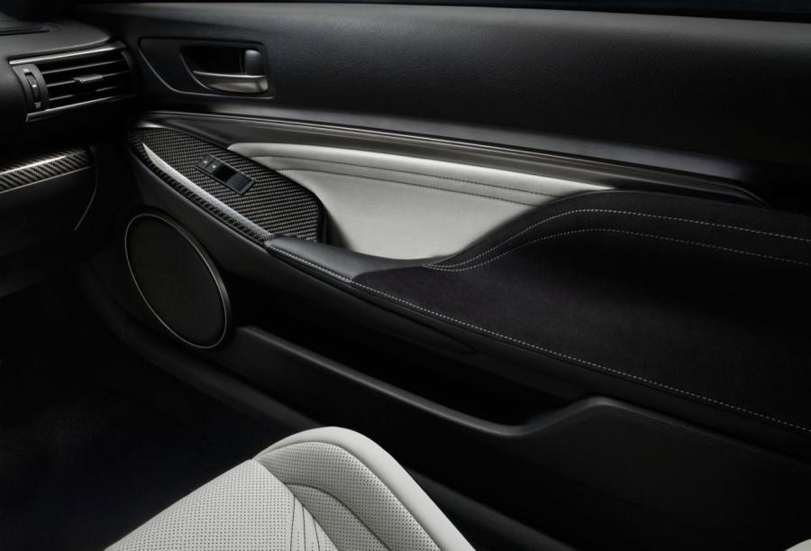 Детали интерьера Lexus RC F 2014 года  (NA) (фото 84 из 200)